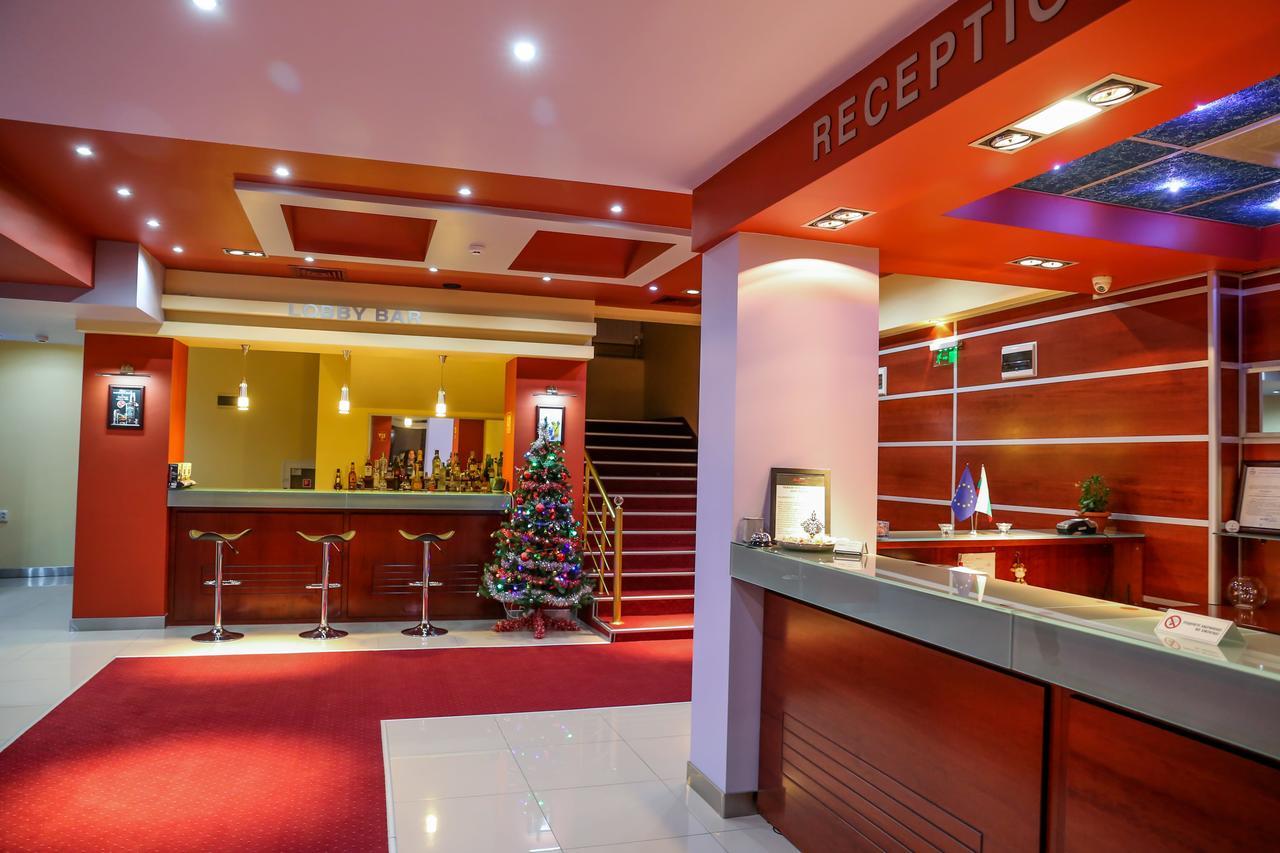 Hotel Bulgaria Kŭrdzhali Buitenkant foto