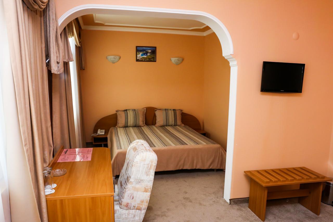 Hotel Bulgaria Kŭrdzhali Buitenkant foto