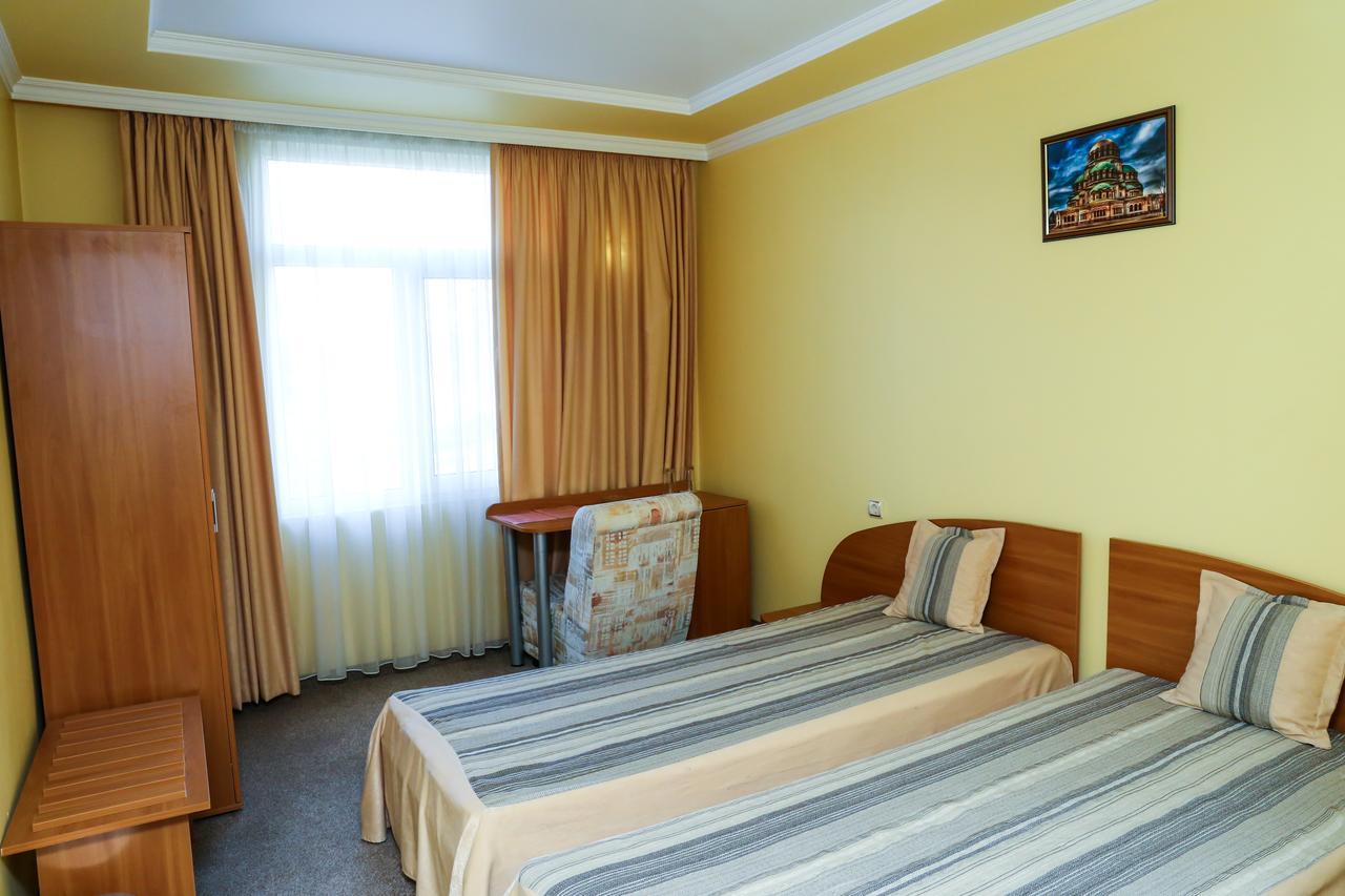 Hotel Bulgaria Kŭrdzhali Buitenkant foto