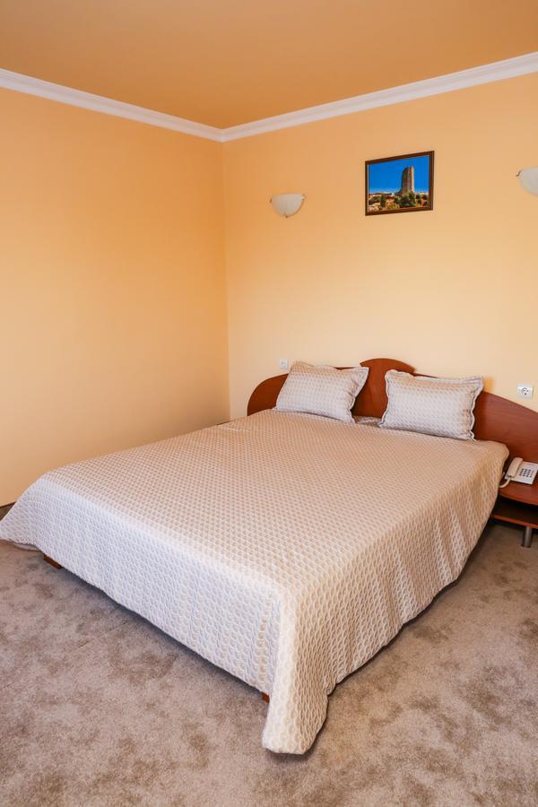 Hotel Bulgaria Kŭrdzhali Buitenkant foto